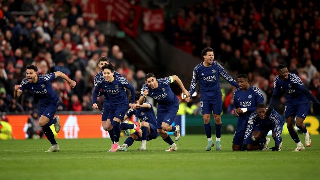 l'Inter suda per lo scudetto, i francesi in vacanza prima della Champions