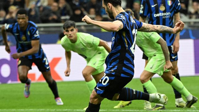 Inter-Barcellona, Calhanoglu ammonito come all'andata ma non salterà l'eventuale finale: ecco perché