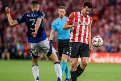 Spurs e Manchester verso finale inglese ma è caos-arbitri, Athletic furioso