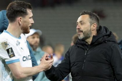 festa e paura, Champions in tasca dopo rissa, scontri e sospensione