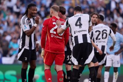 Lazio-Juventus, una vera corrida tra vaffa, lacrime, sfoghi e proteste