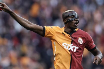 Napoli, Osimhen all'Al Hilal: trattative per Ndoye, Lang e Zhegrova