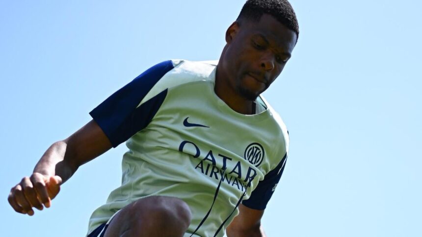 Inter, Denzel Dumfries salta il Monterrey per un affaticamento all'adduttore
