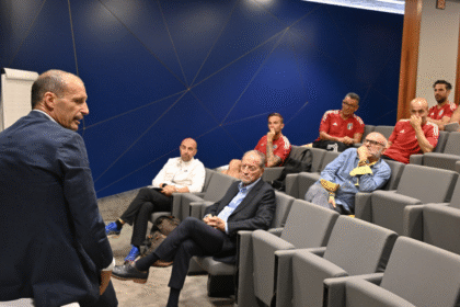 Allegri, lezione a Coverciano: in aula Fabregas, Pisacane, Hamsik e... il vice Landucci