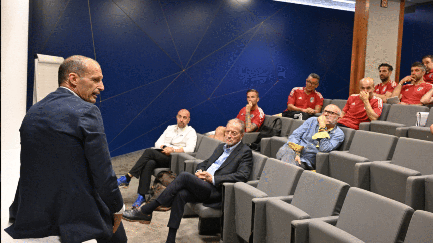 Allegri, lezione a Coverciano: in aula Fabregas, Pisacane, Hamsik e... il vice Landucci