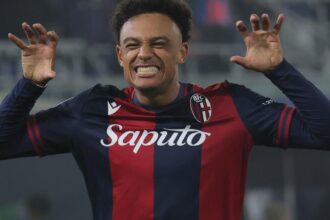 Napoli, sprint per Ndoye: oggi primo vertice col Bologna, ballano 15 milioni
