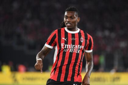Telefonata Allegri-Leao: l'allenatore del Milan chiama, Rafa risponde. Cosa succede adesso