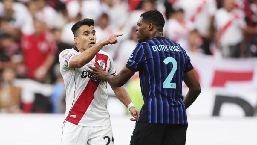 Rissa in Inter-River Plate tra Dumfries e Acuna: cosa è successo