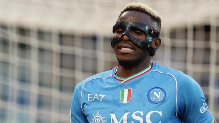 Napoli, Osimhen va in ritiro se De Laurentiis non lo vende
