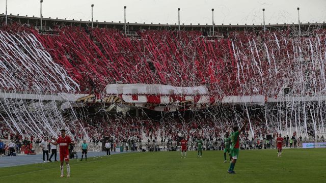 la festa diventa dramma, crolla una tribuna, un morto e diversi feriti