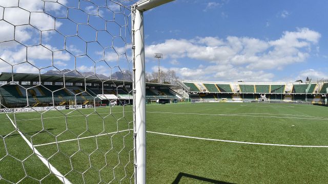 dentro il Partenio-Lombardi, storia e prospettive dello stadio irpino