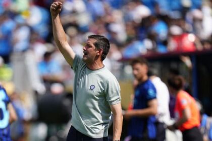 la sentenza dei tifosi su Chivu, fulmini solo su Darmian e De Vrij