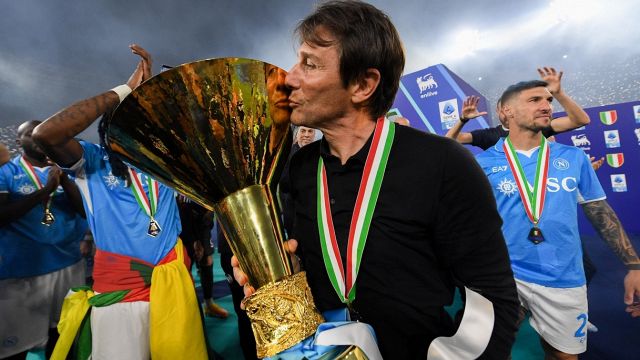 è bufera sul tecnico del Napoli per il no