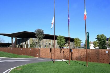 incendio al capannone che ospita i giocatori