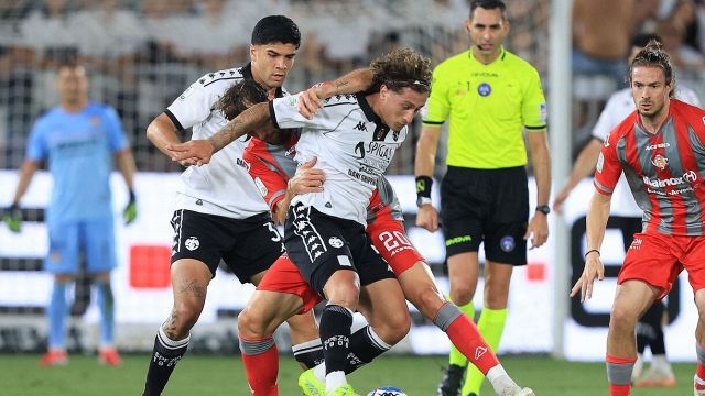 due espulsi, sette ammoniti, finale thriller, l'intervento del Var, rimonta fallita