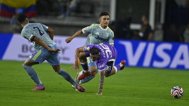 l’arbitro donna strizza l’occhio ai bianconeri sui casi da Var