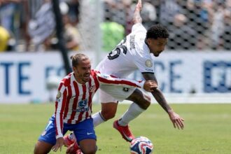 arbitro in tilt, tre rigori negati, gara falsata