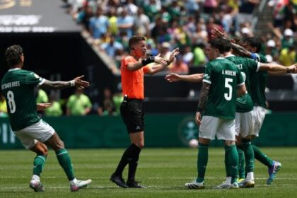 Palmeiras-Botafogo, moviola: arbitro Letexier irriconoscibile: mancano rigori, gialli e rossi
