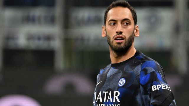 Inter e Calhanoglou, che fare? Il grande dubbio sul mercato scatena il web
