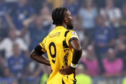 Dembelé lo consola nel ritiro, spietato invece Mbappé