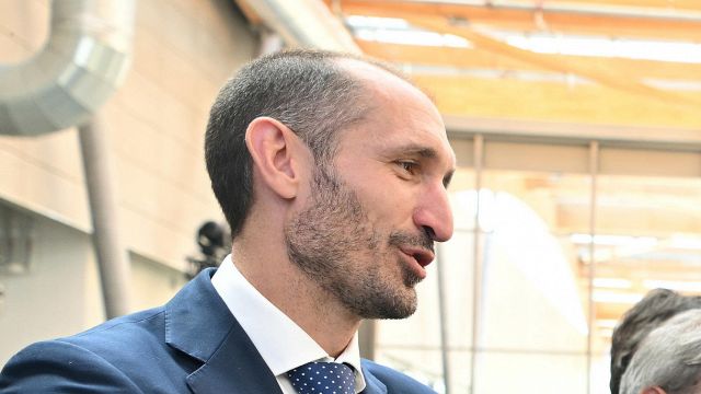 Comolli e Chiellini in cerca di un direttore sportivo, quattro i candidati. L’alternativa è in stile Milan