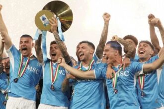 apre il Napoli campione d'Italia