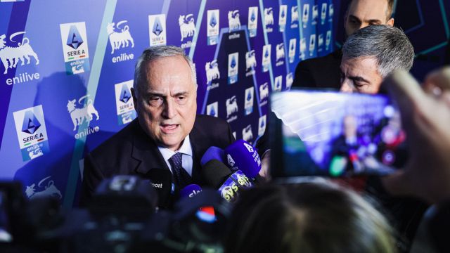 Lotito cita Cicerone per il nuovo attacco a Gravina, poi spiega il ritorno di Sarri