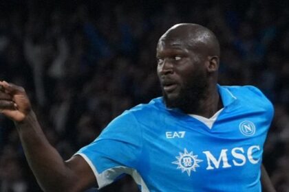 posta tutte le critiche e le offese ricevute e fa vedere tutti i suoi gol