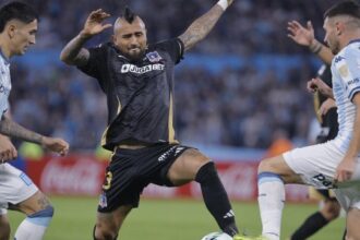 Cile, Vidal che combini? Sbaglia un rigore, fa autogol e litiga col portiere: cosa è successo dopo