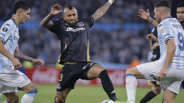 Cile, Vidal che combini? Sbaglia un rigore, fa autogol e litiga col portiere: cosa è successo dopo