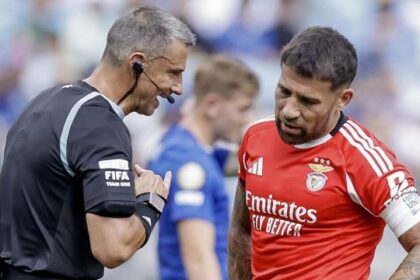 5 gol, 2 ore di stop per la tempesta, overtime e Di Bello al Var protagonista