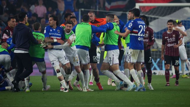 Lega B ufficializza date playout Sampdoria-Salernitana, l'ira di De Luca e dei tifosi granata