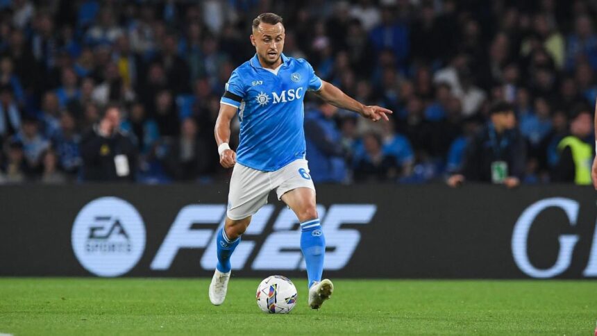 Napoli, Lobotka al centro del gioco