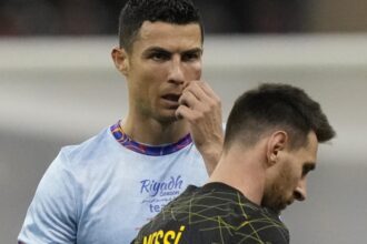 La sveglia di Luigi Garlando: Da Messi a CR7, il calcio ai tempi della sabbia