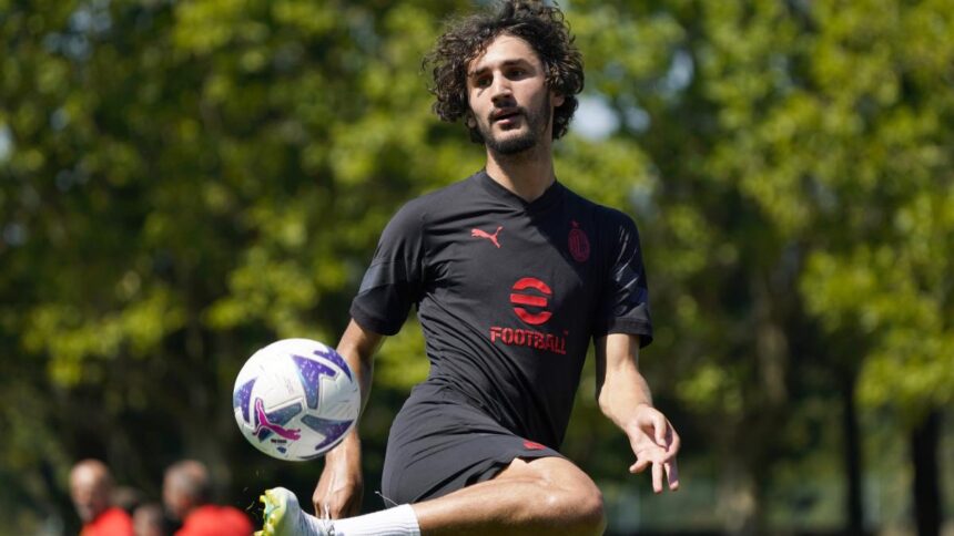 Milan, raduno: Adli con Milan Futuro, Theo e Bennacer arrivano dopo