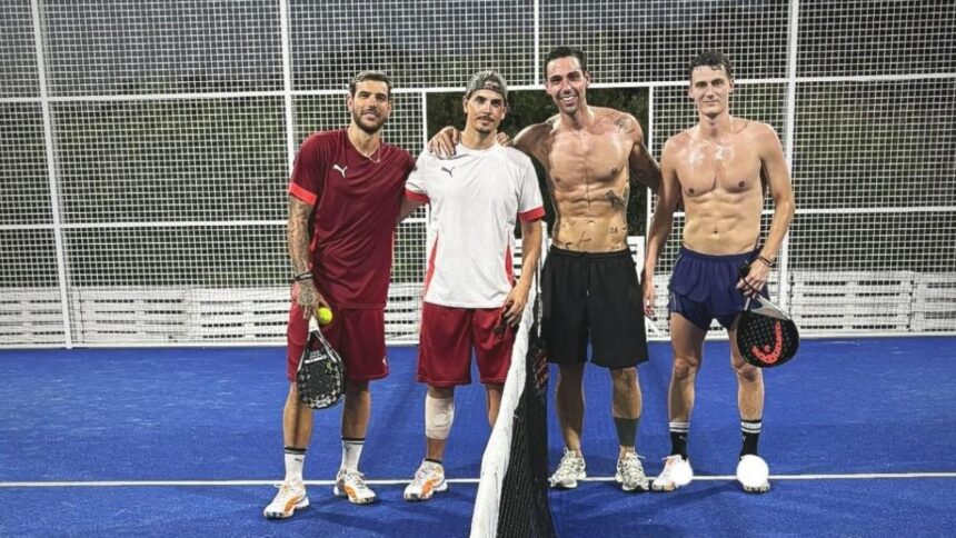 Pavard gioca a padel a Porto Cervo mentre l'Inter litiga: la foto che fa discutere