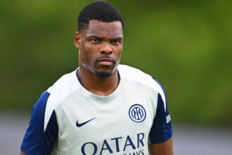 Calciomercato Inter, su Dumfries c'è il Barcellona, club in attesa