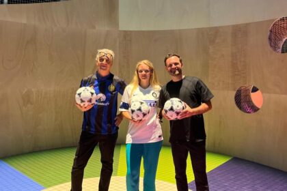"The Playmaker", inaugurata a Manchester l'installazione di Boeri dedicata a Mazzola