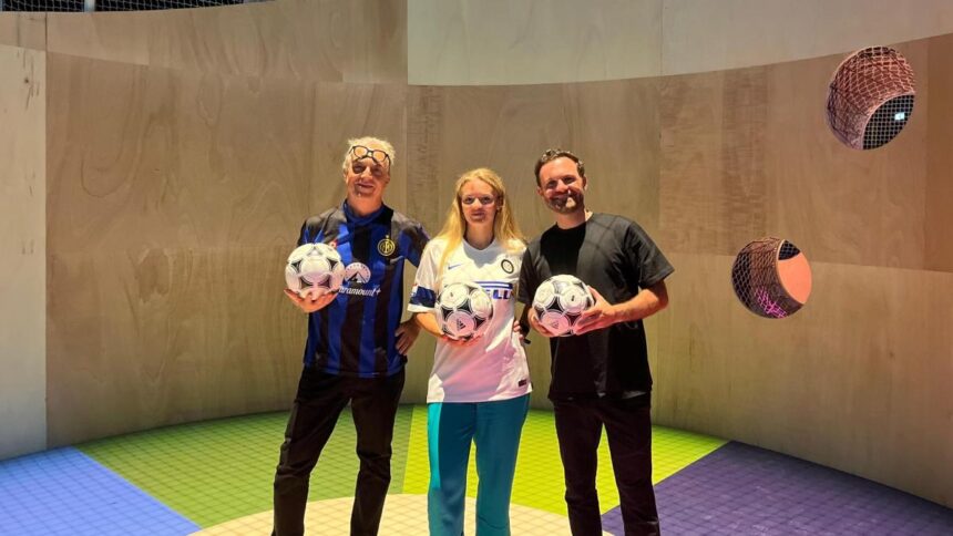 "The Playmaker", inaugurata a Manchester l'installazione di Boeri dedicata a Mazzola