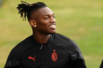 Retroscena Leao, così si allena per Milan e Allegri in Sardegna