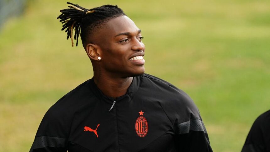 Retroscena Leao, così si allena per Milan e Allegri in Sardegna