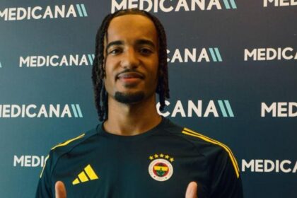 Archi Brown sbarca a Istanbul e il Fenerbahce prende in giro il Milan con un video