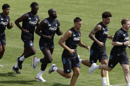 Il nuovo Napoli prende forma, Conte ridisegna l'attacco: più qualità e più gol