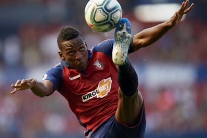 Chi è Pervis Estupinan: il Milan lo vuole. Le origini e come gioca