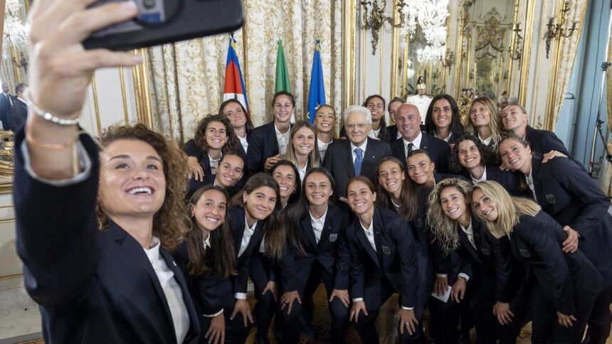 Mattarella alle azzurre: "Grande Europeo, avevo predisposto tutto per essere alla finale..