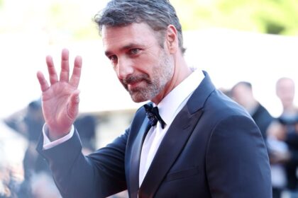 Raoul Bova pronto a denunciare il Napoli e Ryanair. Cosa è successo