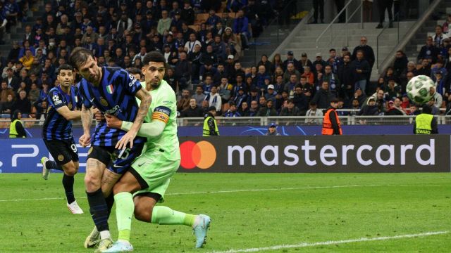 c'era fallo di Dumfries sul gol di Acerbi. Le accuse di Martin