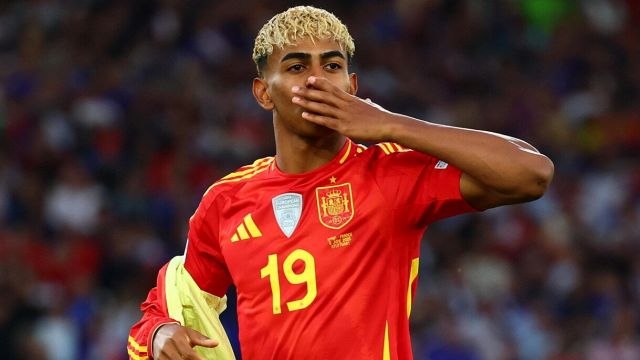 solo Pelè e Maradona alla sua età come lui, festa indimenticabile per il talento del Barca