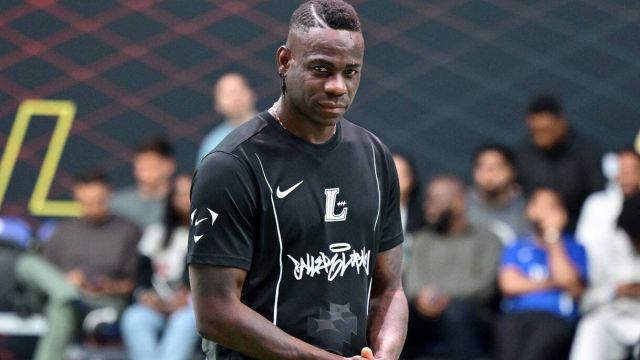 Palermo, Augello e la pazza idea Balotelli, tre colpi per l'Avellino, due big su Pafundi