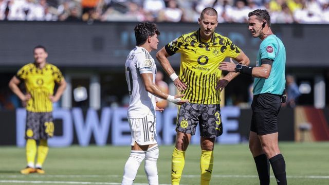 nel recupero succede di tutto, 3 gol, rosso, rigore e miracolo